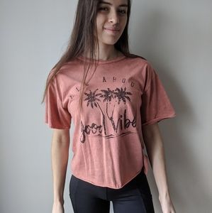 "All about good vibes" t-shirt!